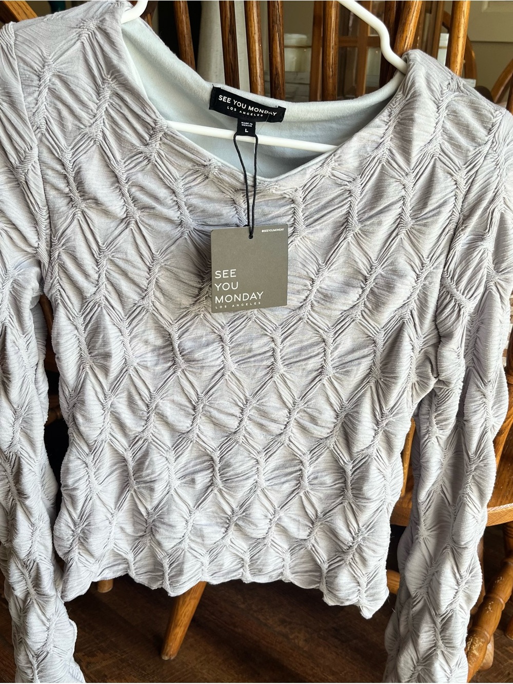 See You Monday Women's Light Gray Textured Diamond Long-Sleeve Top NWT